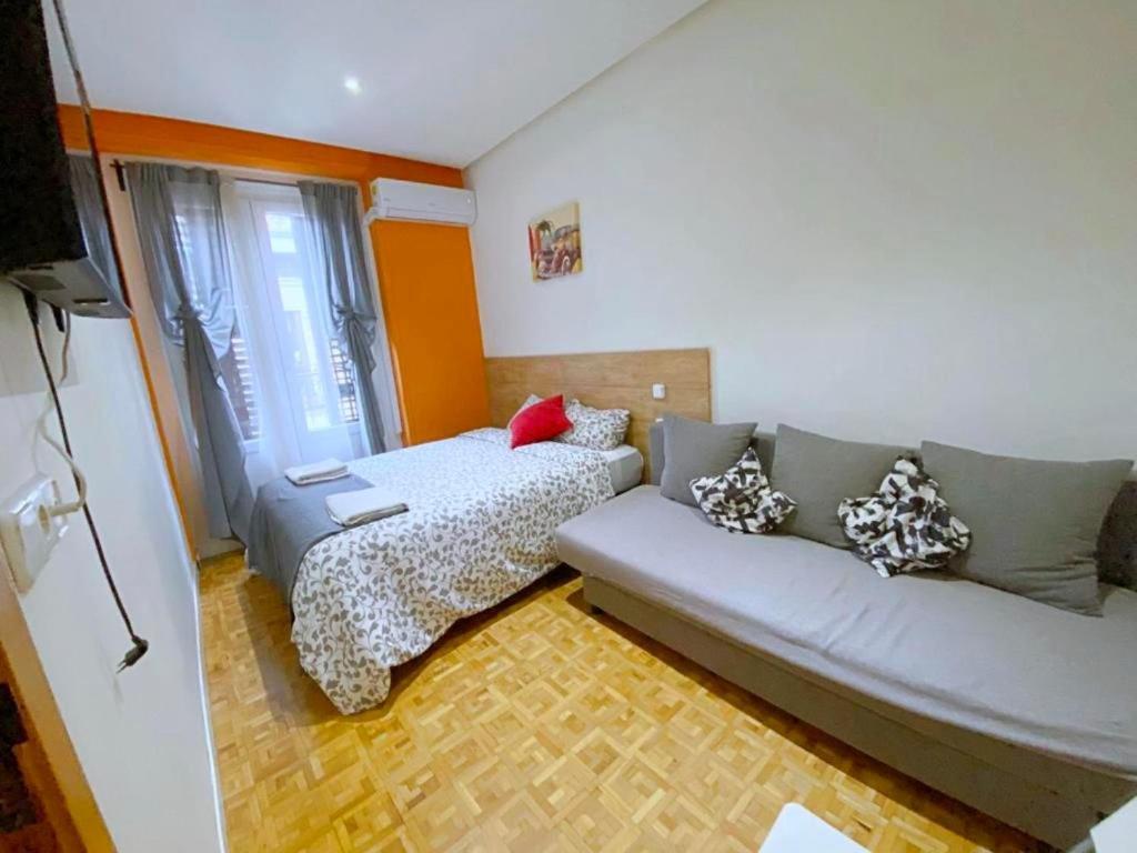 Apartamentos Travelstep La Latina Madrid Luaran gambar